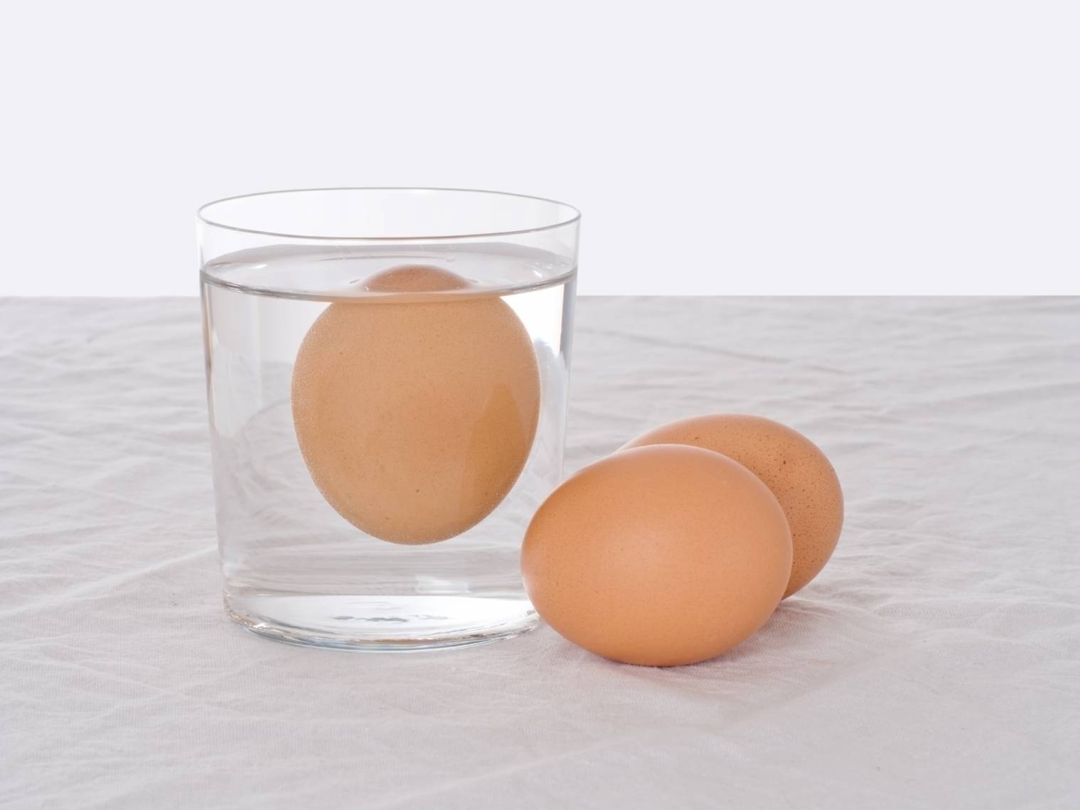 Comment savoir si un oeuf est frais ou pourri ? Une astuce infaillible !