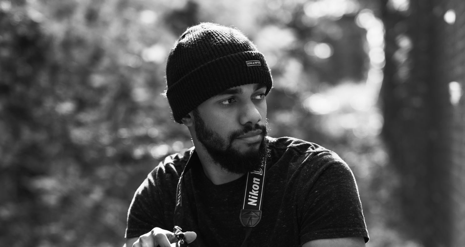 Homme portant un bonnet en hiver
