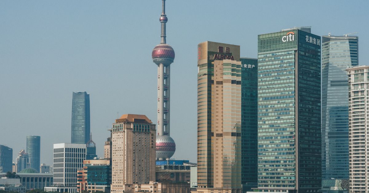 Skyline de Shanghai avec la tour de télévision Pearl, symbole du développement économique chinois