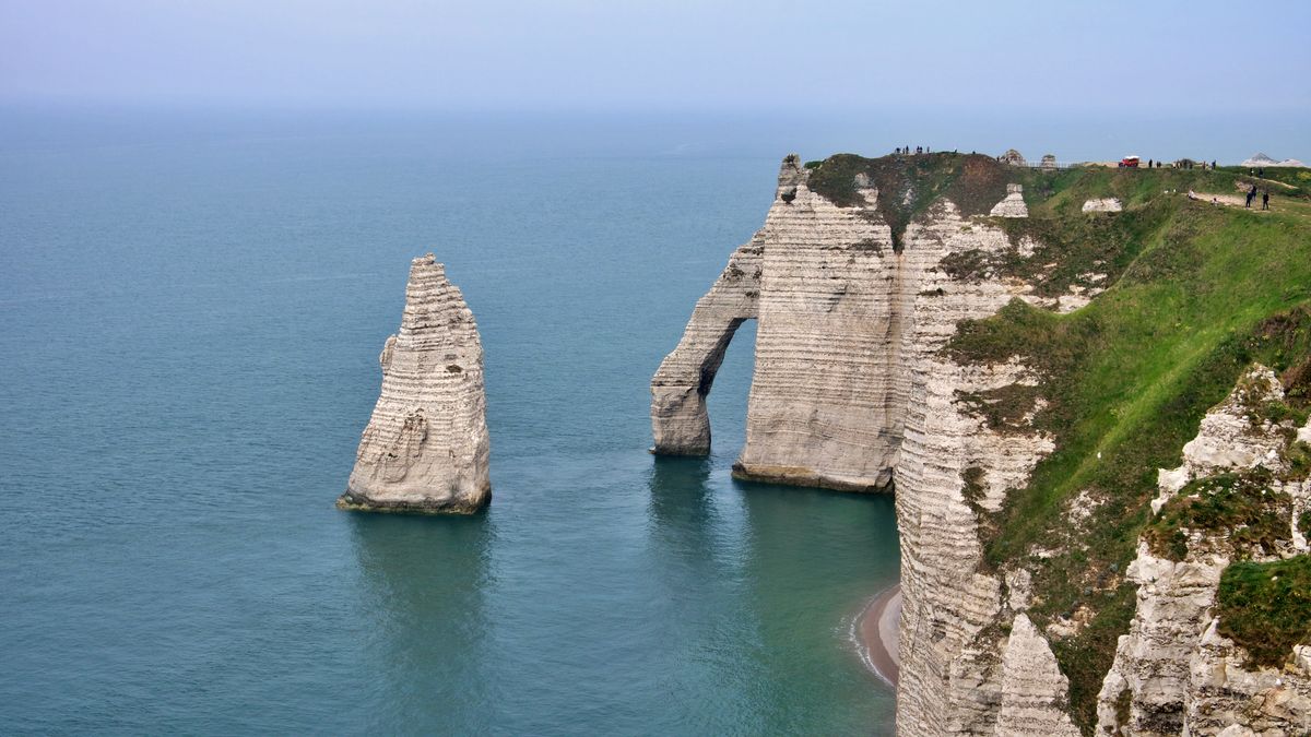 Falaises d'Étretat et mer en Normandie